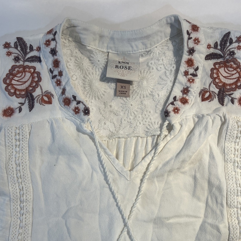 Knox Rose Women's White Embroidered Floral Sleeveless Boho Lightweight Shirt XS‎